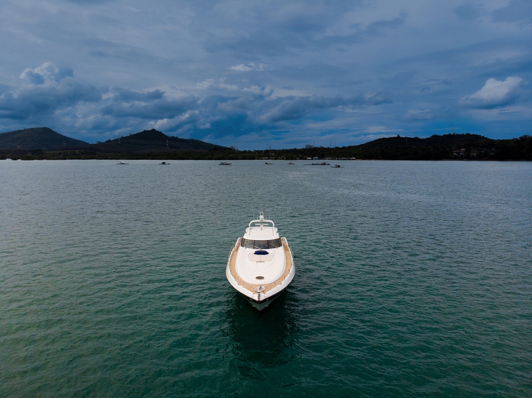 Аренда яхты Sunseeker Predator 80 - August Moon на Пхукете